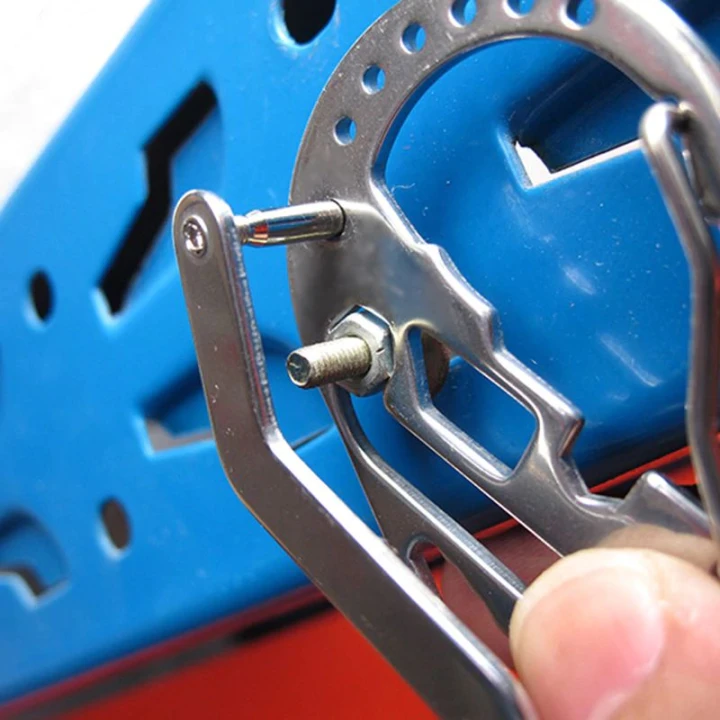 Karabińczyk_wielofunkcyjny_do_kluczy_multitool_na_klucze_brelok2.jpg
