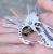 Karabińczyk_wielofunkcyjny_do_kluczy_multitool_na_klucze_brelokW.jpg