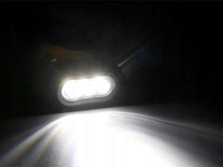 LATARKA TURYSTYCZNA DYNAMO Z KORBKĄ KINETYCZNA 3 LED SOLARNA RĘCZNA 06.jpg